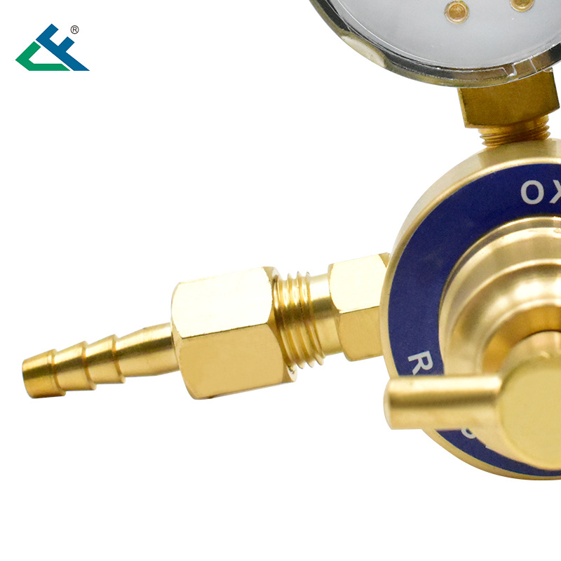 Industrial Oxygen Gas Pressure Regulator OR4-01 with Dual Gauges 0-700 kPa / 0-28000 kPa for Welding/Cutting Applications - Image 4