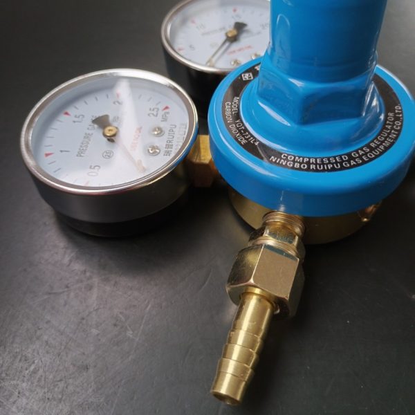 RUI-PU TR-03K CO2 Pressure Regulator Dual Gauge Carbon Dioxide Reducer without Flow Meter for Welding & Industrial Use - Image 4