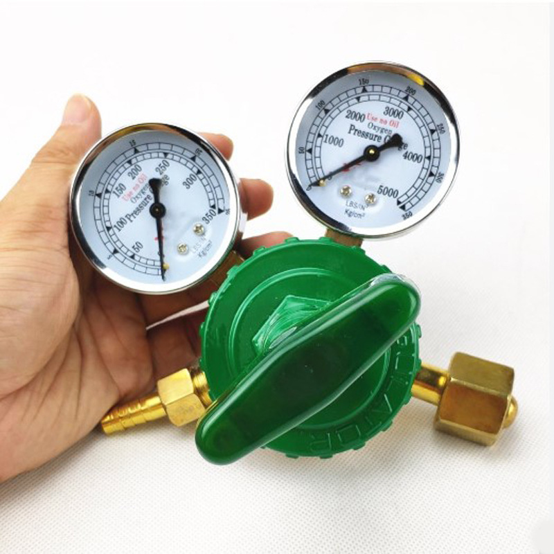 Welding Oxygen Pressure Regulator with Dual Gauges and G5/8in Inlet, Single Stage Adjustable Oxygen Reducer for Welding and Cutting Applications - Image 4