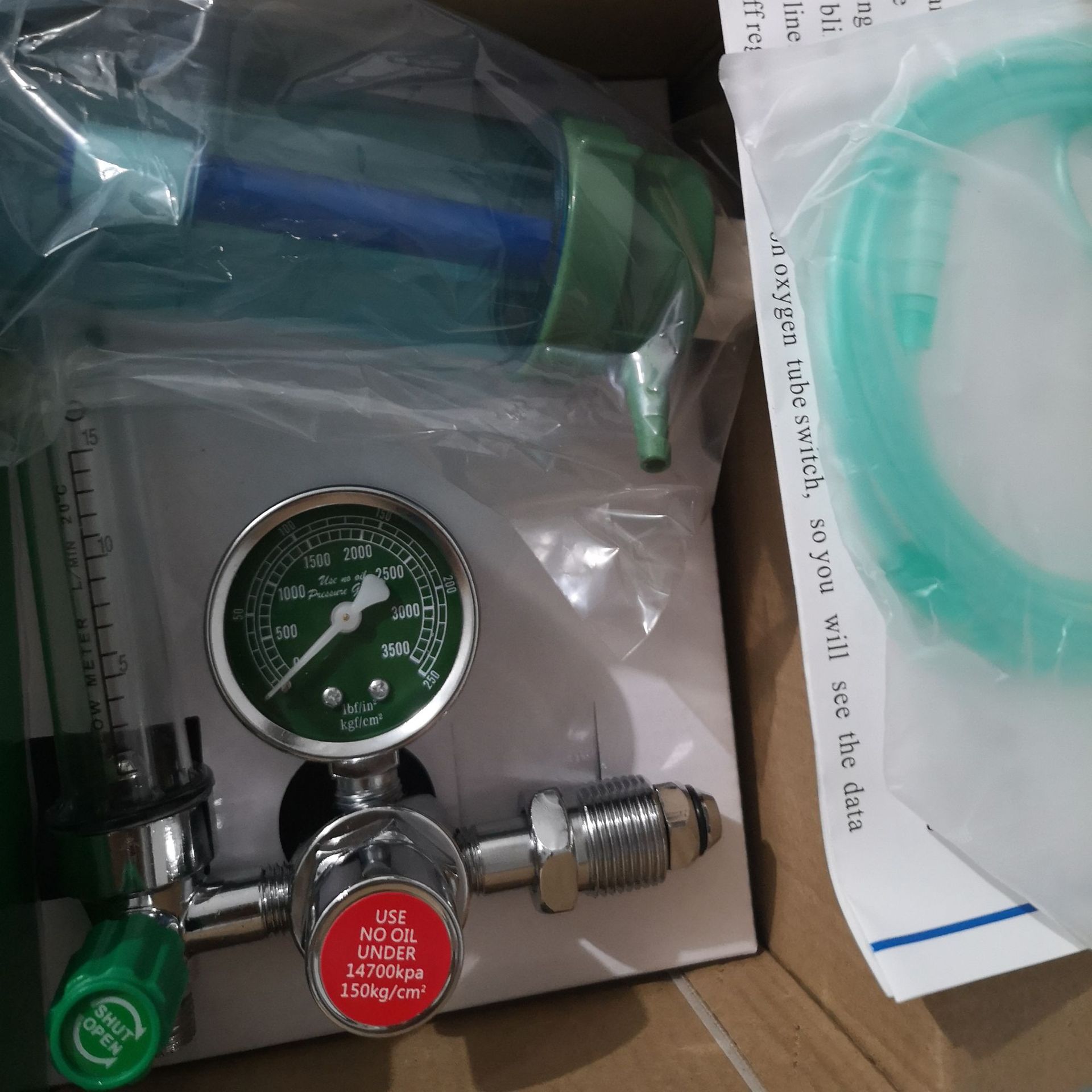 Medical Oxygen Pressure Reducer YR-BB with Flow Meter (0-15 L/min) and Oxygen Inhaler for HVAC Systems - Image 4