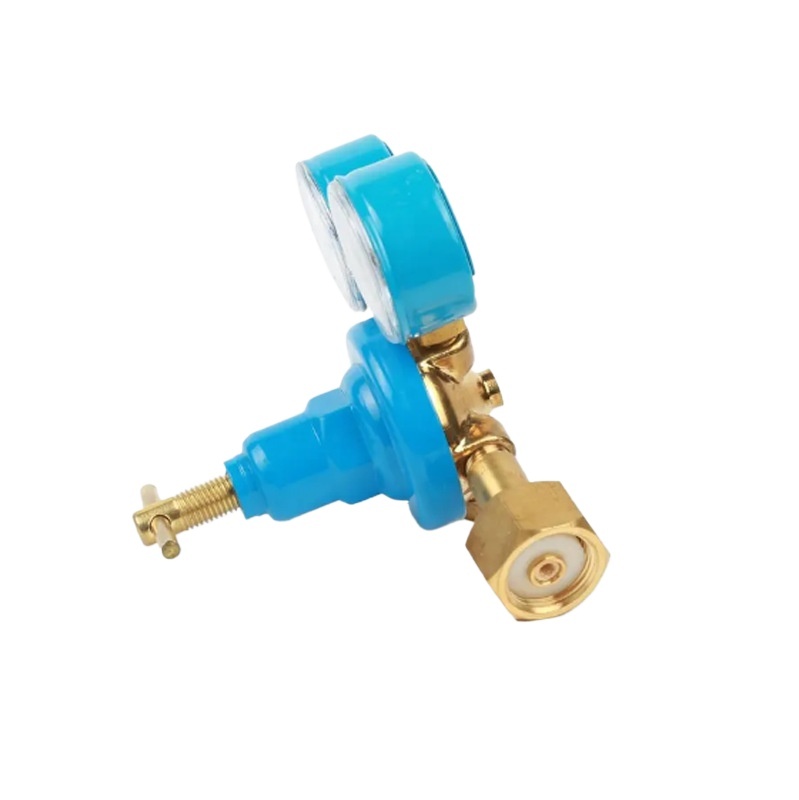 Portable Oxygen Pressure Regulator with Dual Gauges for High Pressure Applications - Image 3
