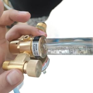 Argon/CO2 Flowmeter Regulator with CGA580 Inlet Connection for Welding Applications
