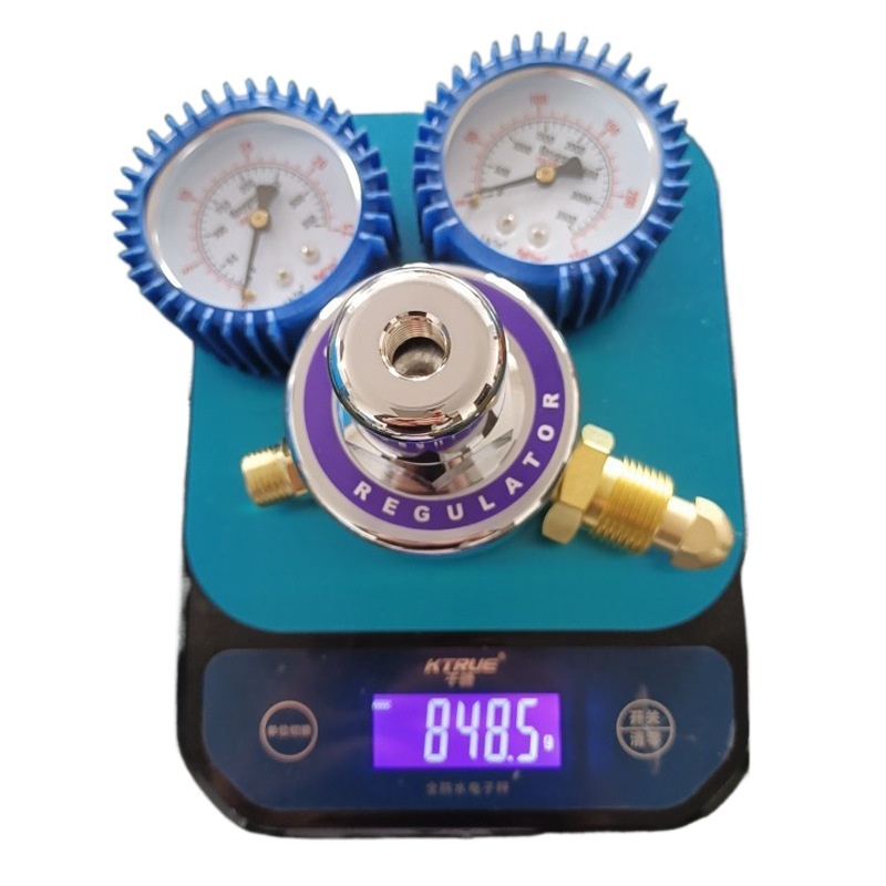 Oxygen Pressure Regulator with Gauges - CGA580 Inlet, All Brass Construction, Shock-Proof - Image 2